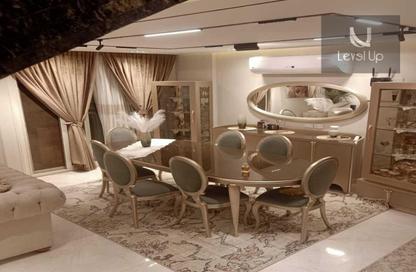 Apartment - 4 Bedrooms - 4 Bathrooms for sale in Stone Residence - 5th Settlement Compounds - The 5th Settlement - New Cairo City - Cairo