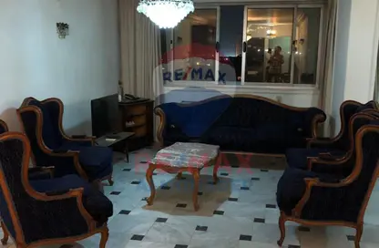 شقة - 3 غرف نوم - 2 حمامات للبيع في شارع حسن عاصم - الزمالك - القاهرة شقة - 3 غرف نوم - 2 حمامات للبيع في شارع حسن عاصم - الزمالك - القاهرة