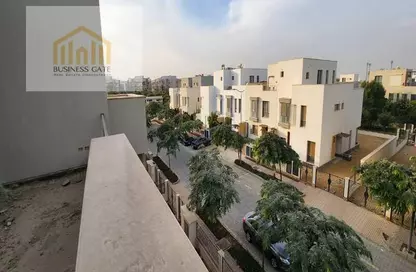 Apartment - 2 Bedrooms - 2 Bathrooms for sale in One Golden Square Mall - The 5th Settlement - New Cairo City - Cairo