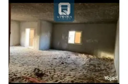 Apartment - 3 Bedrooms - 2 Bathrooms for sale in Zahraa Al Maadi Tunnel - Degla - Hay El Maadi - Cairo