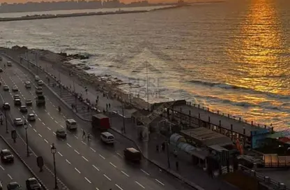 شقة - 3 غرف نوم - 2 حمامات للايجار في طريق الجيش - كامب شيزار - حي وسط - الاسكندرية