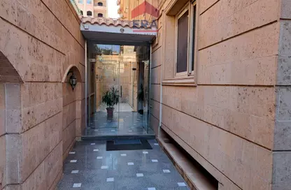 Office Space - Studio - 4 Bathrooms for rent in 50th Street - Zahraa El Maadi - Hay El Maadi - Cairo