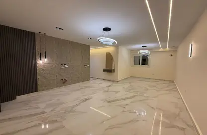 شقة - 3 غرف نوم - 3 حمامات للبيع في شارع غزه - المهندسين - الجيزة