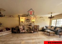 شقة - 5 غرف نوم for للبيع in شارع إبراهيم نصير - لوران - حي شرق - الاسكندرية