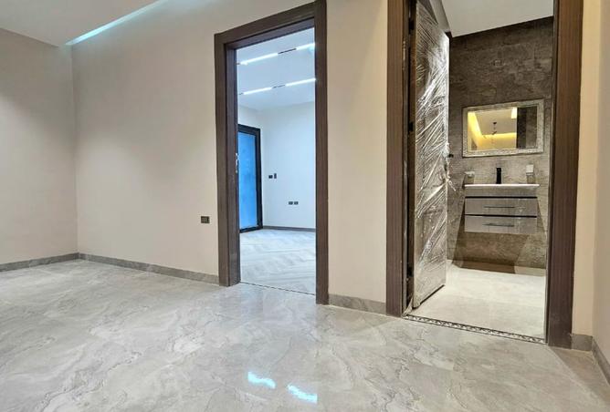 8223250 - Property Image 3