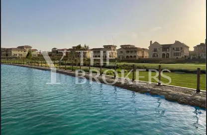 منزل مزدوج - 5 غرف نوم - 4 حمامات للبيع في مول هايد بارك بيزنس - شارع التسعين الجنوبي - التجمع الخامس - مدينة القاهرة الجديدة - القاهرة