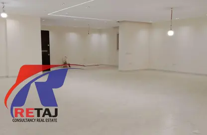 Apartment - 3 Bedrooms - 2 Bathrooms for sale in Hassan Ma'moon St. - 6th Zone - Nasr City - Cairo