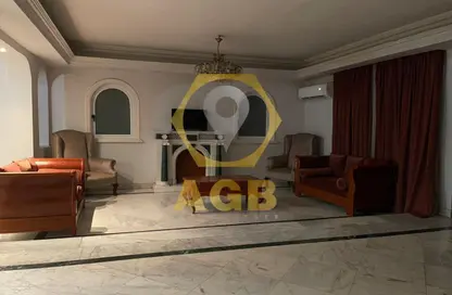 شقة - 6 غرف نوم - 3 حمامات للبيع في شارع محمد عبيد - الماظة - مصر الجديدة - القاهرة