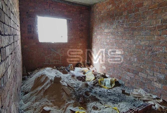 8240060 - Property Image 3