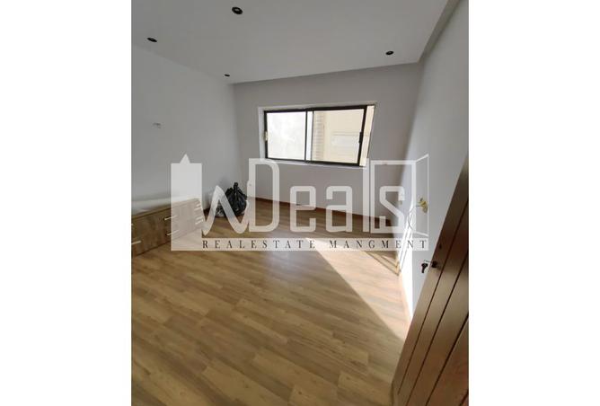 8378600 - Property Image 3