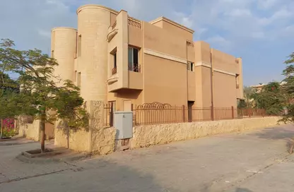 Villa - 4 Bedrooms - 4 Bathrooms for sale in Green Valley - 5th District - Shorouk City - Cairo