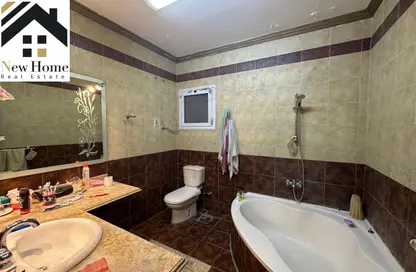 Apartment - 4 Bedrooms - 2 Bathrooms for sale in Al Hadaba Al Olya - Mokattam - Cairo