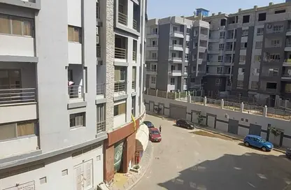 شقة - 4 غرف نوم - 3 حمامات للبيع في طريق المقطم القطاميه - الهضبة الوسطي - المقطم - القاهرة