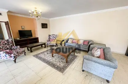 Apartment - 4 Bedrooms - 4 Bathrooms for rent in El Gezirah St. - Zamalek - Cairo