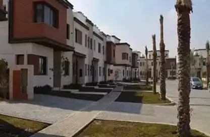 Townhouse - 4 Bedrooms - 5 Bathrooms for sale in Azzar - 5th Settlement Compounds - The 5th Settlement - New Cairo City - Cairo
