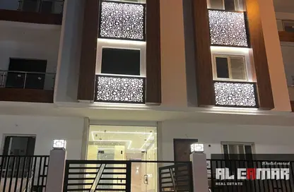 شقة - 3 غرف نوم - 3 حمامات للبيع في الحي الثامن - الشيخ زايد - الجيزة