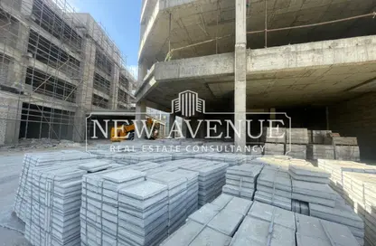 Retail - Studio - 2 Bathrooms for sale in Three Sixty - 5th Settlement Compounds - The 5th Settlement - New Cairo City - Cairo