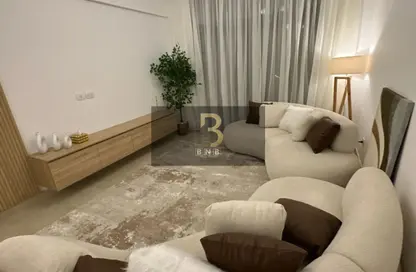 شقة - 3 غرف نوم - 2 حمامات للايجار في مون ريزيدنس - فيفث سكوير - التجمع الخامس - مدينة القاهرة الجديدة - القاهرة
