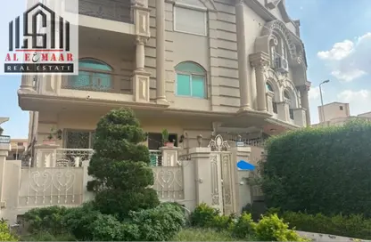 Duplex - 4 Bedrooms - 3 Bathrooms for sale in 8th District - Sheikh Zayed City - Giza