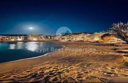 شاليه - 2 غرف نوم - 3 حمامات للبيع في المصيف - راس الحكمة - الساحل الشمالي