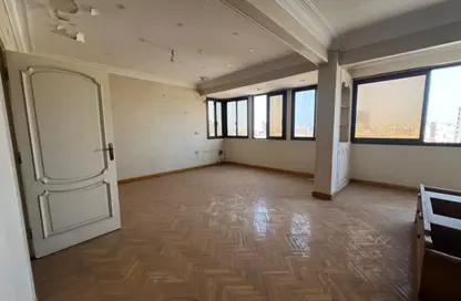 Apartment - 3 Bedrooms - 2 Bathrooms for sale in Sohag St. - Al Gamea Square - Heliopolis - Masr El Gedida - Cairo