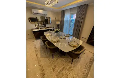 شقة - 2 غرف نوم - 2 حمامات للبيع في أمورادا القاهرة الجديدة - كمبوندات التجمع الخامس - التجمع الخامس - مدينة القاهرة الجديدة - القاهرة