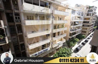 شقة - 4 غرف نوم - 3 حمامات للبيع في شارع الفراعنه - الأزاريطة - حي وسط - الاسكندرية