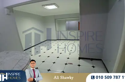 Clinic - Studio - 1 Bathroom for rent in Abdel Salam Aref St. - Glim - Hay Sharq - Alexandria