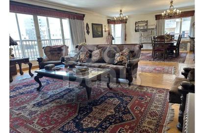 Apartment - 3 Bedrooms - 2 Bathrooms for sale in Mohamed Farid St. - El Hegaz Square - El Nozha - Cairo