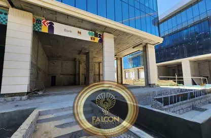 Office Space - Studio - 2 Bathrooms for sale in Golden Gate - South Teseen St. - The 5th Settlement - New Cairo City - Cairo