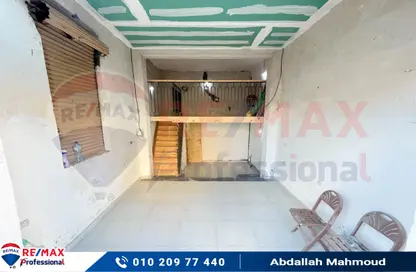 محل تجاري - استوديو - 1 حمام للايجار في شارع عمر لطفي - سبورتنج - حي شرق - الاسكندرية