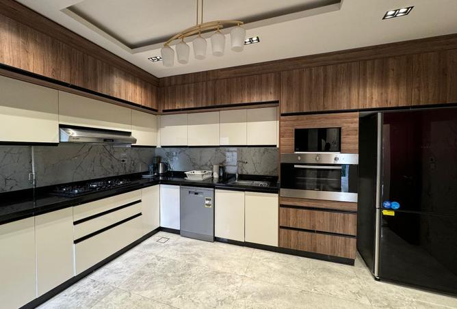 8053043 - Property Image 3
