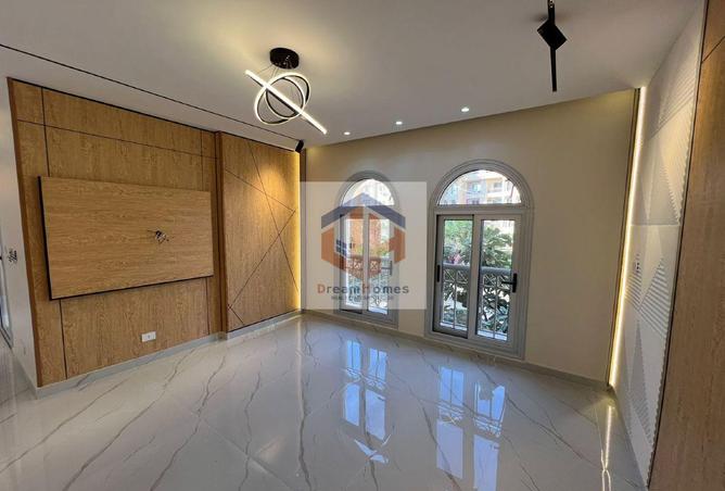 8405587 - Property Image 2