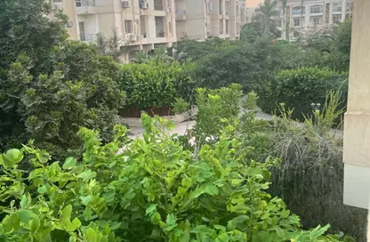 Apartment - 2 Bedrooms - 1 Bathroom for sale in Hadayek Al Mohandessin - 4th District - Sheikh Zayed City - Giza