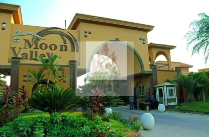 Villa - 4 Bedrooms - 6 Bathrooms for sale in Moon Valley - South Investors Area - New Cairo City - Cairo