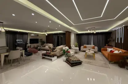 Apartment - 3 Bedrooms - 3 Bathrooms for sale in Mohamed Youssef Moussa St. - 1st Zone - Nasr City - Cairo