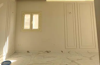 Apartment - 2 Bedrooms - 1 Bathroom for rent in Mohamed Naguib Axis - Abou El Houl - New Cairo City - Cairo