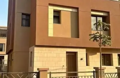 فيلا - 4 غرف نوم - 4 حمامات للبيع في ديستريكت 5 - كمبوندات التجمع الخامس - التجمع الخامس - مدينة القاهرة الجديدة - القاهرة