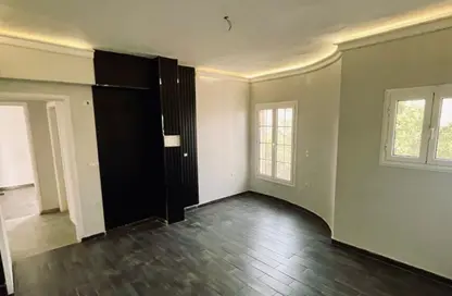 Apartment - 3 Bedrooms - 1 Bathroom for sale in Mohamed Naguib Axis - Abou El Houl - New Cairo City - Cairo