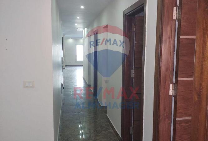 8318452 - Property Image 3