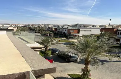 Townhouse - 3 Bedrooms - 5 Bathrooms for sale in Azzar - 5th Settlement Compounds - The 5th Settlement - New Cairo City - Cairo