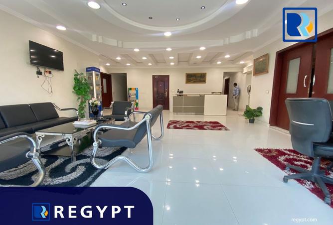 8254360 - Property Image 3