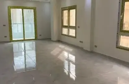 Apartment - 3 Bedrooms - 3 Bathrooms for rent in North Lotus - El Lotus - New Cairo City - Cairo