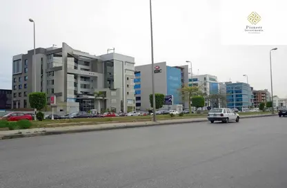 Office Space - Studio - 4 Bathrooms for rent in Business Plus - North Teseen St. - The 5th Settlement - New Cairo City - Cairo