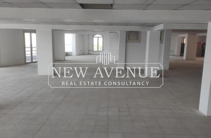 Office Space - Studio - 4 Bathrooms for rent in Zahraa Al Maadi St. - Degla - Hay El Maadi - Cairo