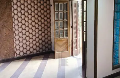 شقة - 4 غرف نوم - 1 حمام للبيع في شارع سعد زغلول - محطة الرمل - حي وسط - الاسكندرية