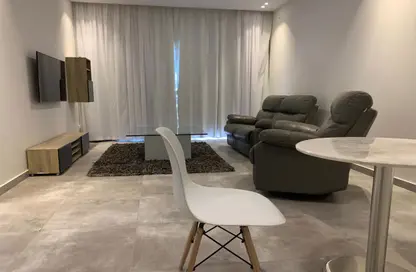 شقة - غرفة نوم - 2 حمامات للايجار في ذا كورت ياردز - كمبوندات الشيخ زايد - الشيخ زايد - الجيزة