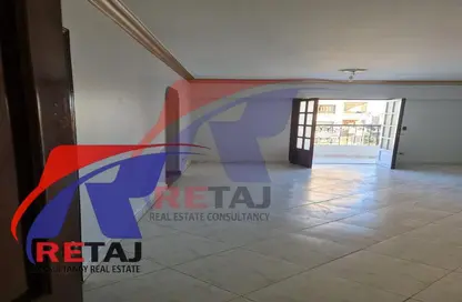 Apartment - 2 Bedrooms - 1 Bathroom for rent in Mohammed Al Maqref St. - 6th Zone - Nasr City - Cairo