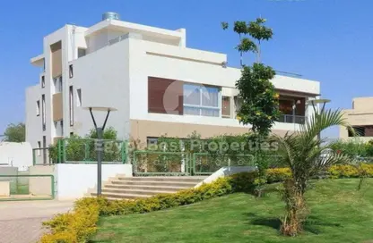 Villa - 6 Bedrooms - 7 Bathrooms for sale in Upville - Cairo Alexandria Desert Road - 6 October City - Giza