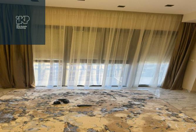 8238033 - Property Image 3